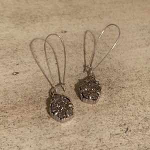 KENDRA SCOTT- silver drusy, Corinne drop earrings